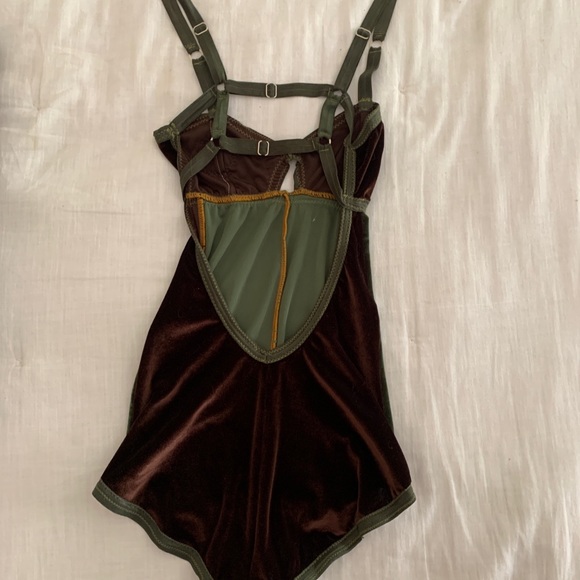 Solstice Intimates Flower Power Velvet Bodysuit S - Picture 3 of 7